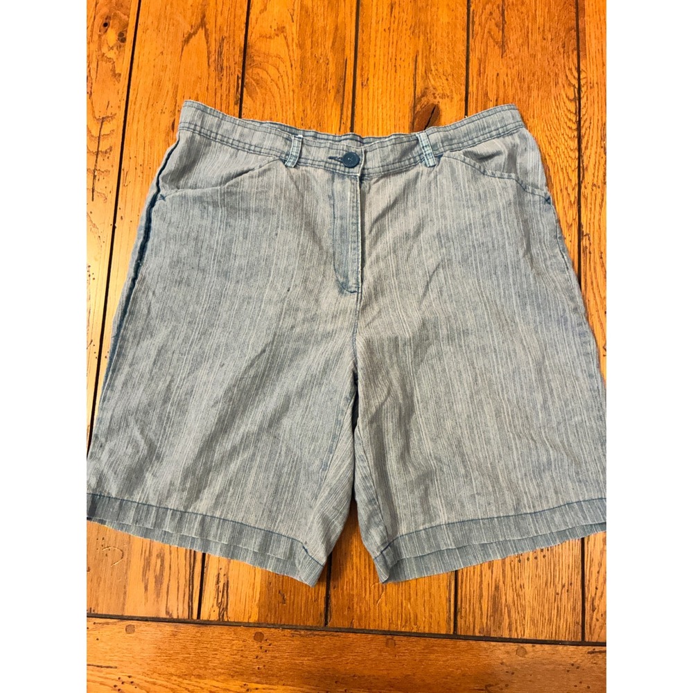 White Stag Womens Light Wash Denim Shorts Size 10 High Rise Blue Stretch Cotton